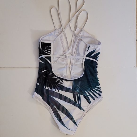 NWOT Tropical One-piece - Picture 7 of 10